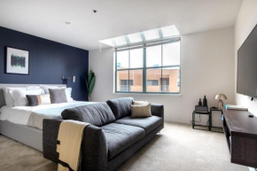 S Beach Studio w 3 Pools 2 mins to Muni SFO-262